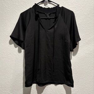 Banana Republic Black Blouse with Tie Neck Size‎ XS Condition